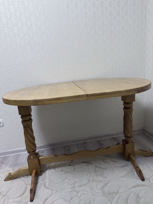 Раздвижной обеденный деревяный стол