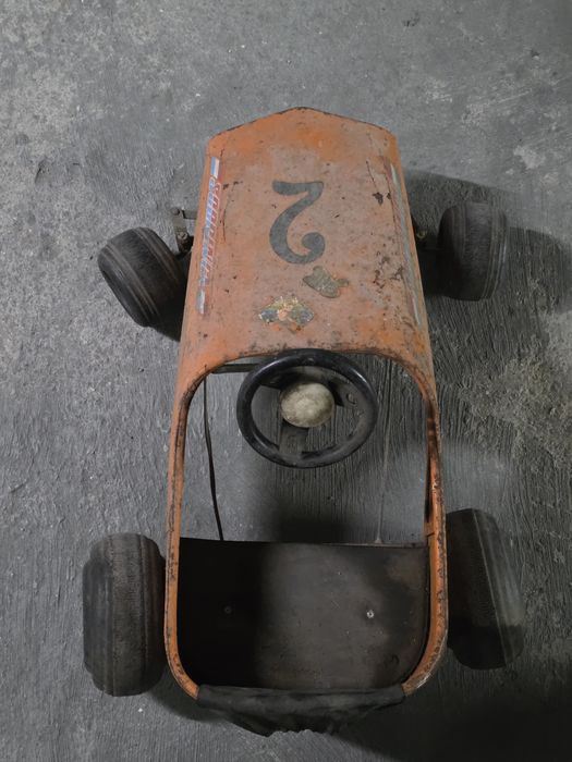 Carrinho a pedias "1981"