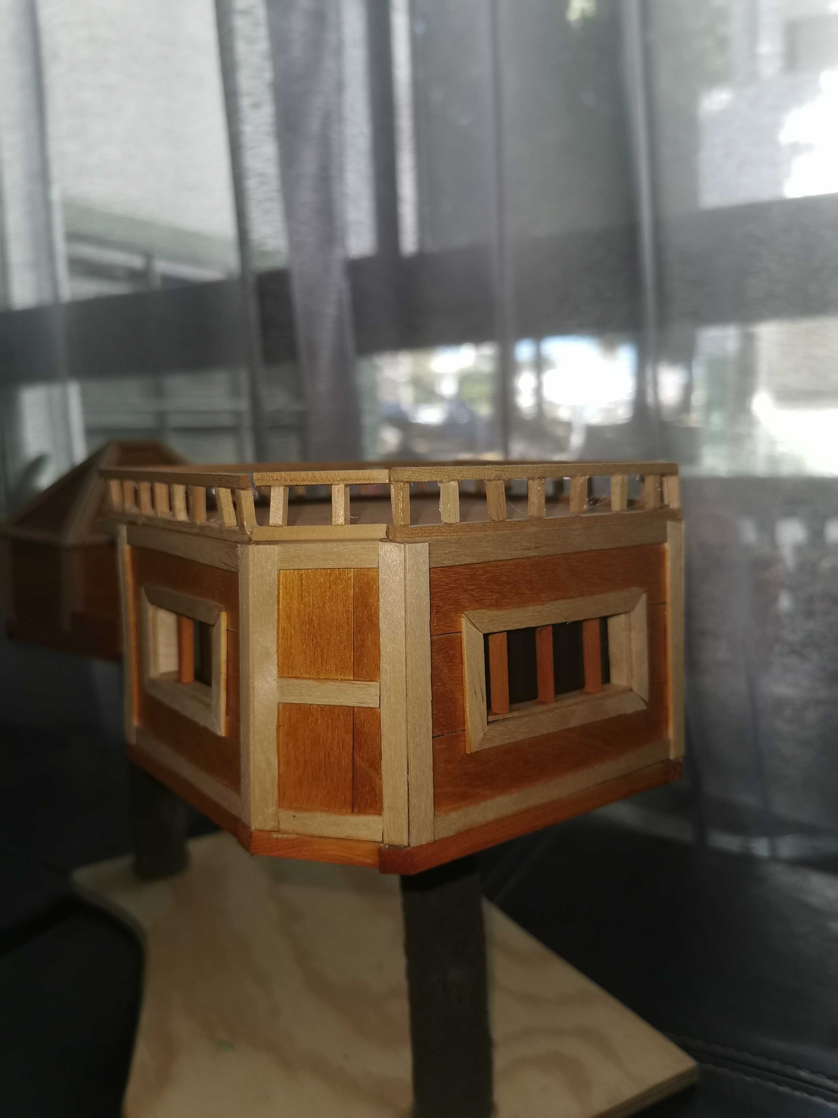 Dupla Casa na ''Árvore'' Artesanal
