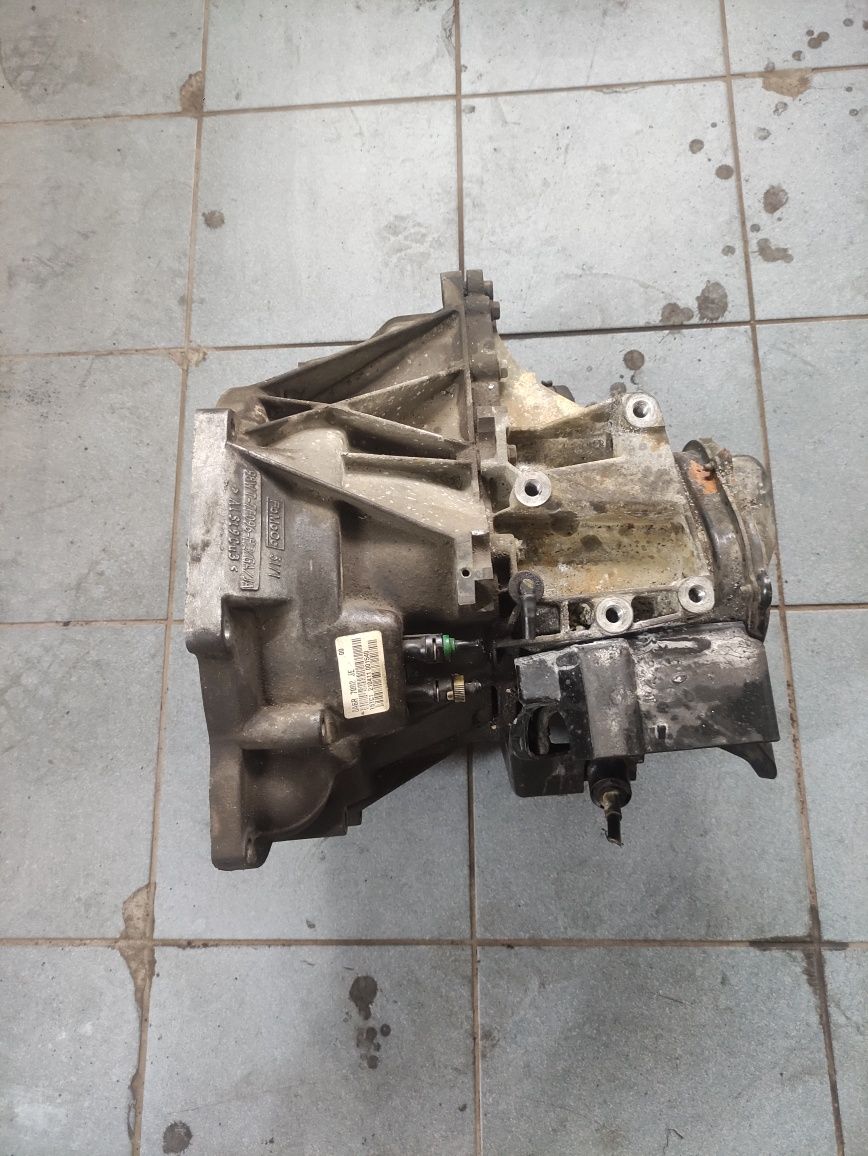 Skrzynia biegów 8A6R-7002-JE Fiesta MK7 110 tys km 1.25