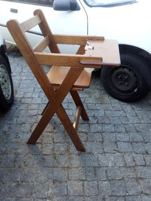 Cadeira de criança estrutura madeira