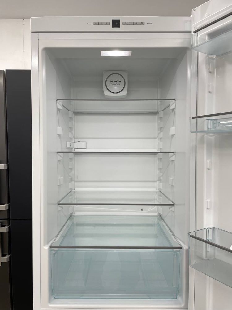 Холодильник KFN 28133 D ws | 185 см