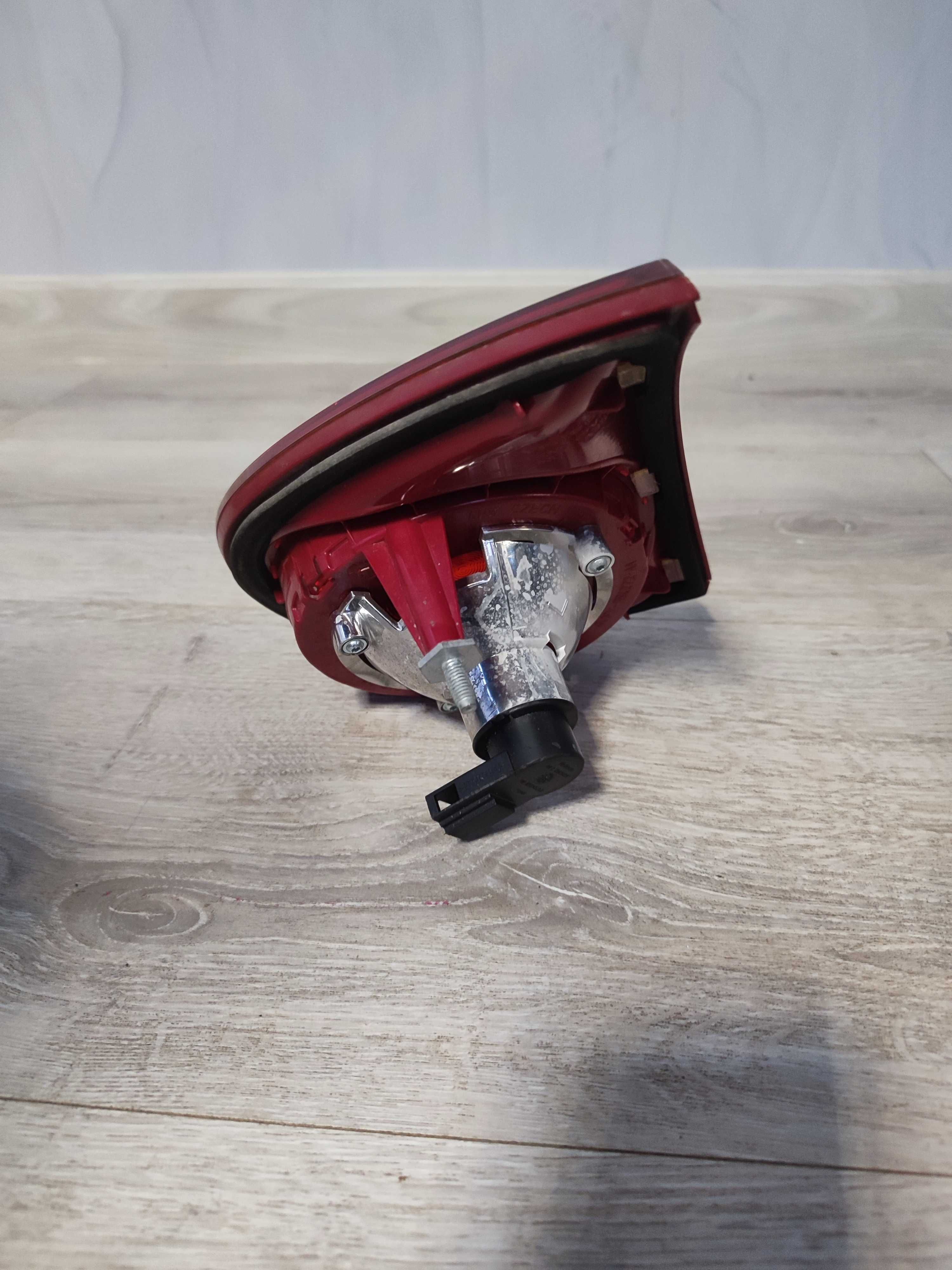 Lampa tylna lewa lewy tył Vw Volkswagen Golf 5