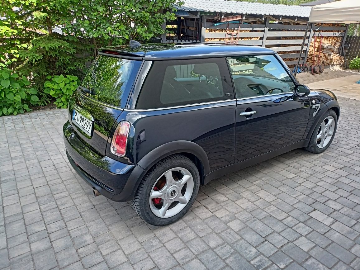 Sprzedam samochód osobowy Mini Cooper