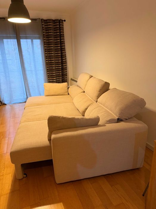 Sofá Eskilstuna IKEA 3 lugares C/chaise long bancos extensíveis c/novo