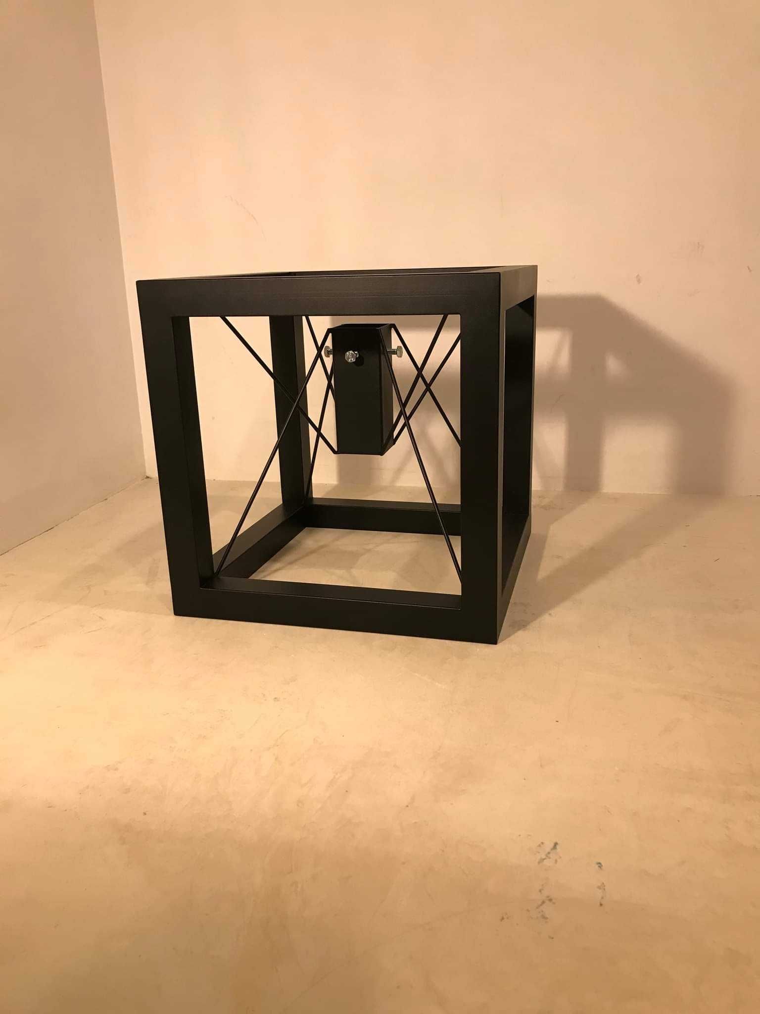 Stojak Pod Choinkę w Stylu Loft