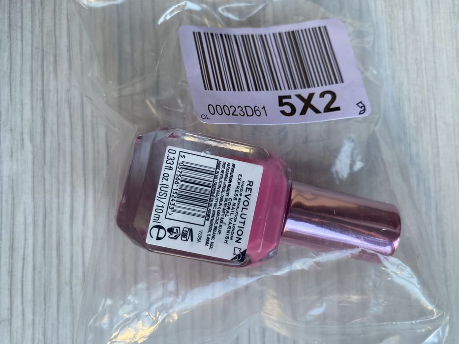 Lakier Makeup Revolution