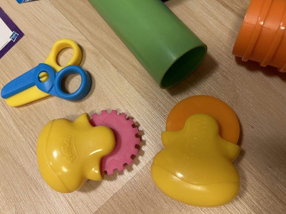 Play-Doh modeluj i ucz się Faktury i narzedzia