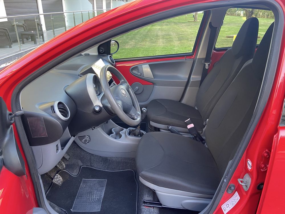 Toyota Aygo • Apenas 103 MIL KM • Multimidia Carplay • IUC € 19,95