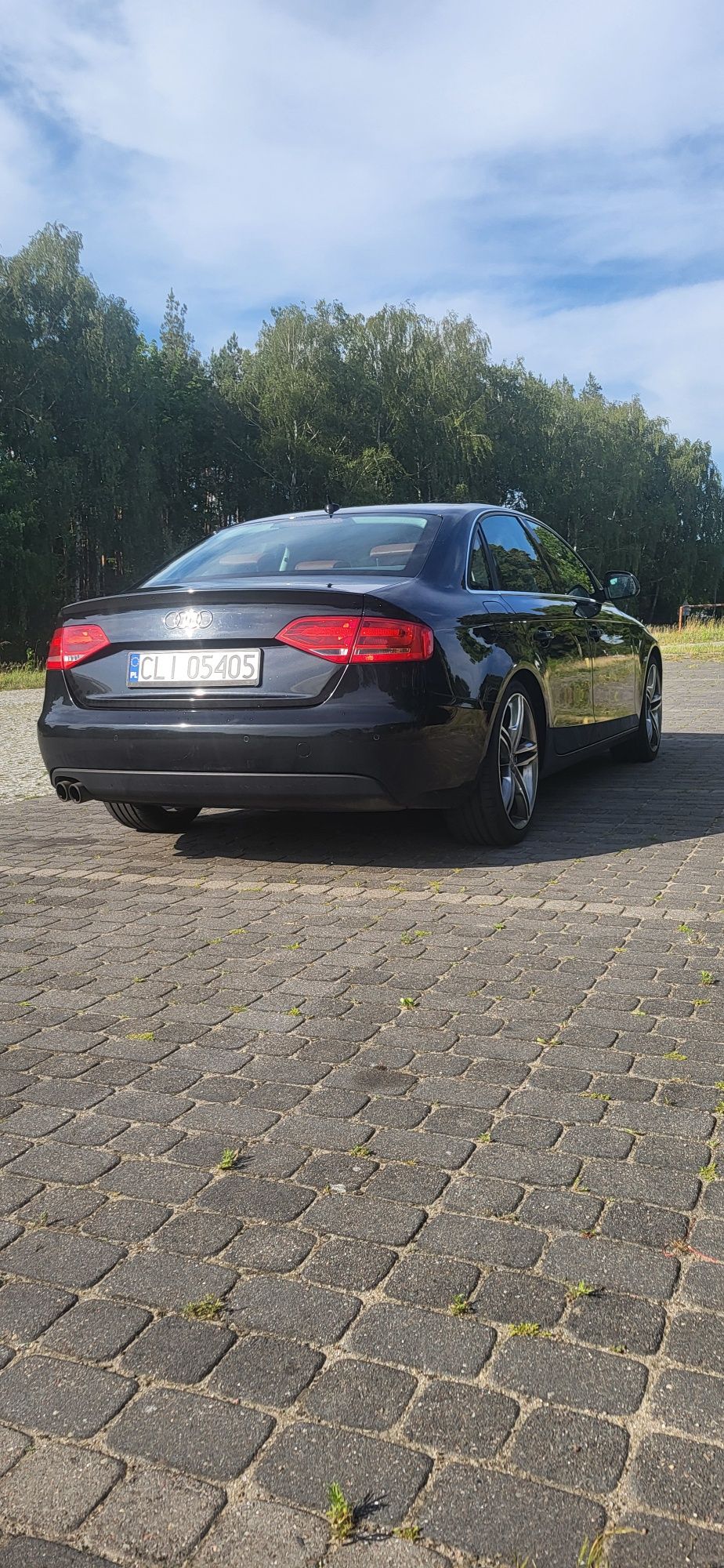 Śliczna Audi A4B8 s-line niski przebieg