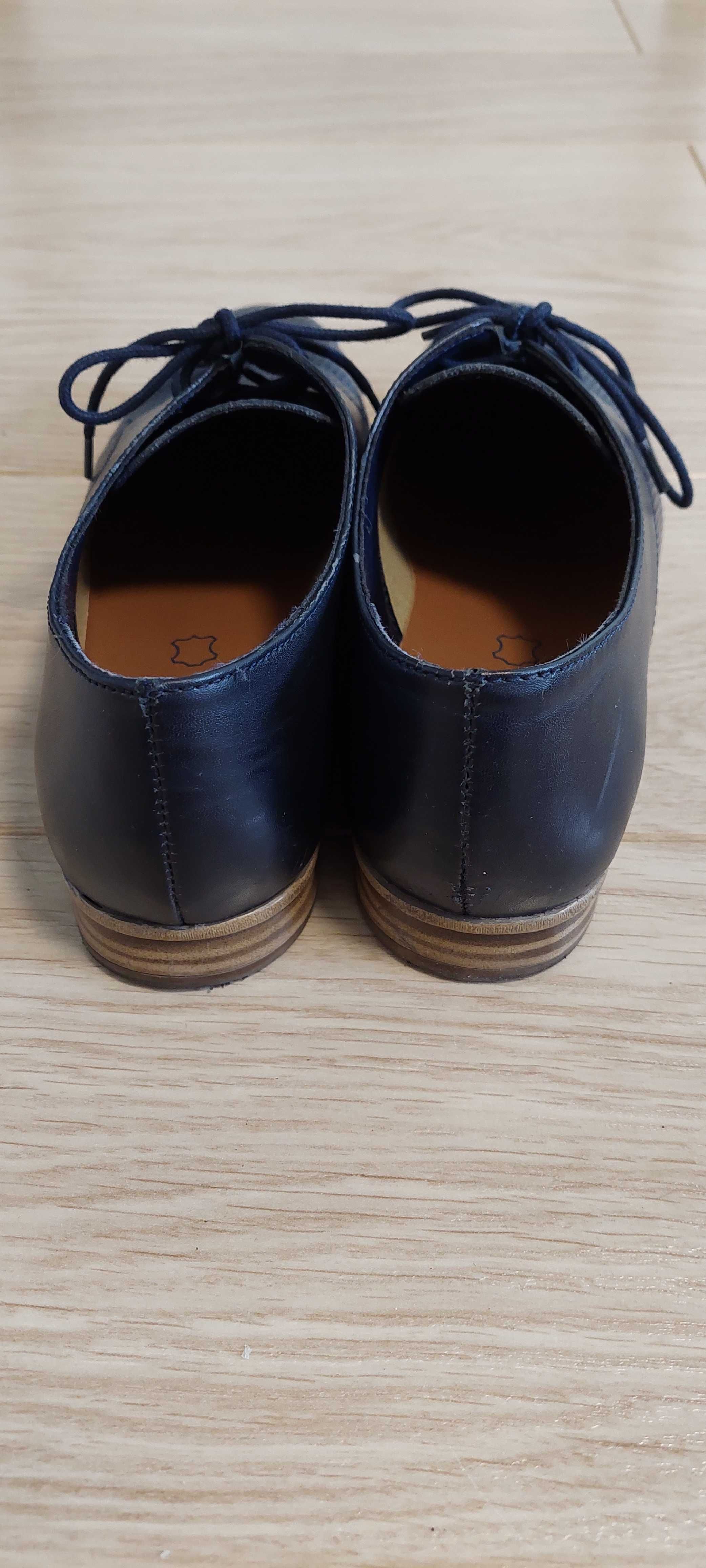 Granatowe buty skórzane mokasyny do I komunii dla chłopca Lasocki 36