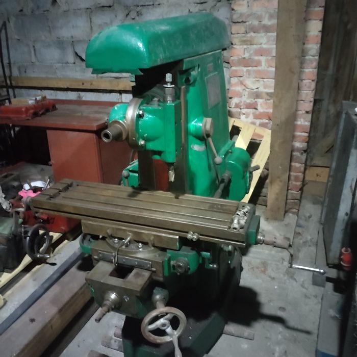 Frezarka uniwersalna fu2