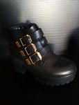 Botas - tamanho 36 como novas