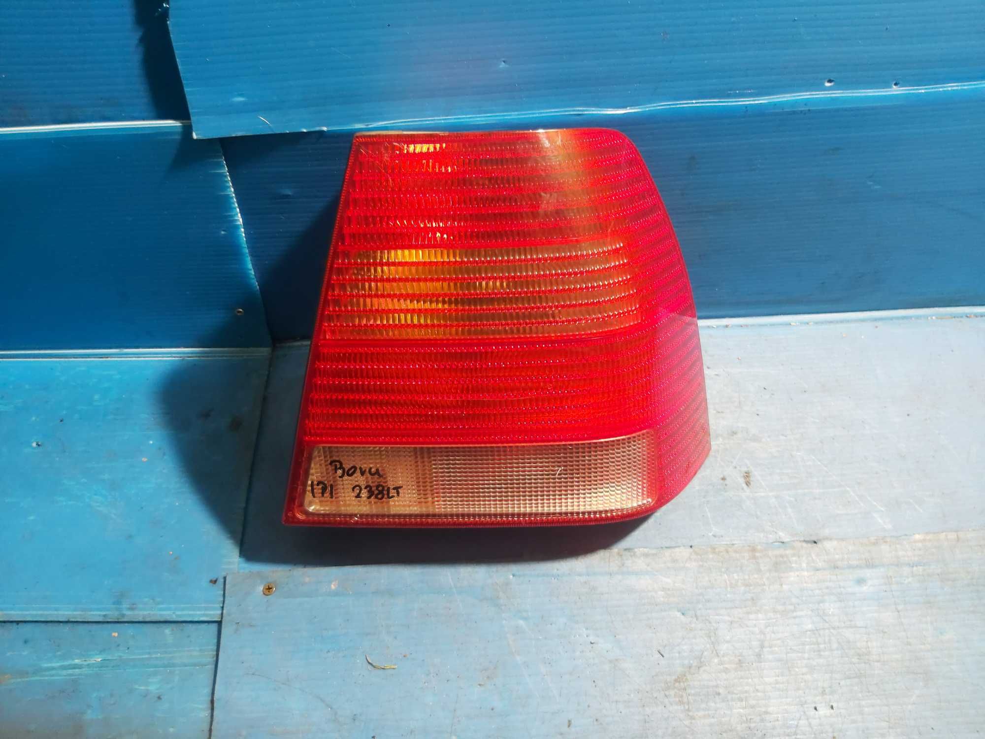 Lampa prawa tył tylna VW Bora nr.mag 238LT