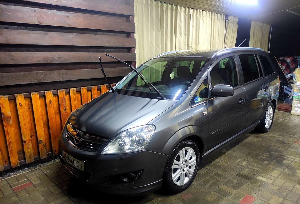 Продам Opel Zefira 2010