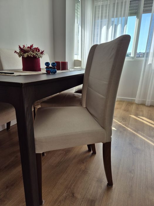 Mesa extensível IKEA EKEDALEN + 6 cadeiras HENRIKSDA (castanho escuro)