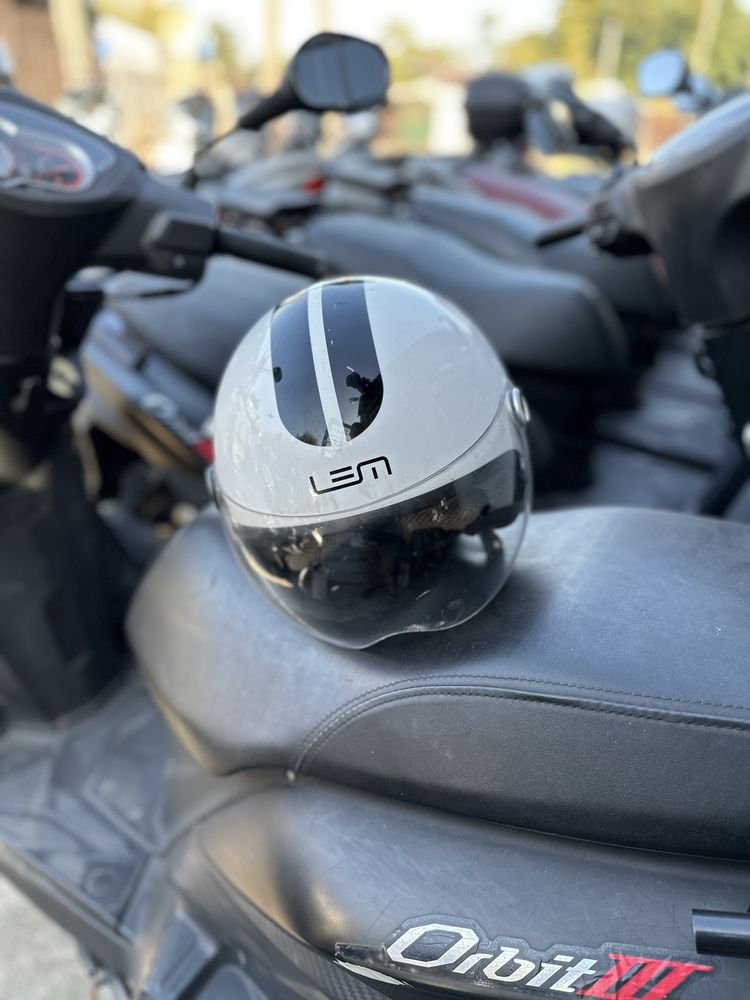 Skuter skutery wynajem wypożyczalnia 50/125cc Pyszne Uber Eats  Wolt