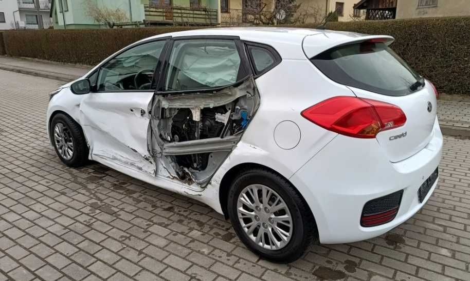 Бампер передній Kia Ceed розборка Kia Ceed