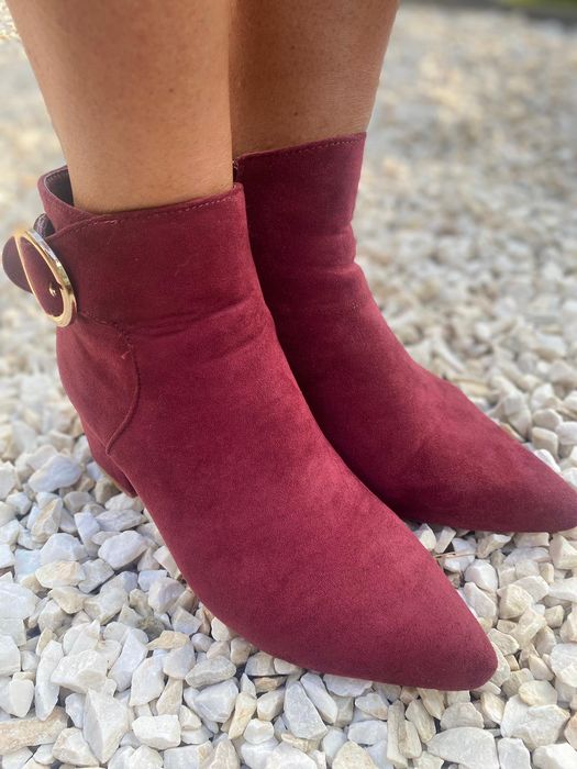 Zamszowe botki bordo na słupku . rozmiar 40  cena 40 zl