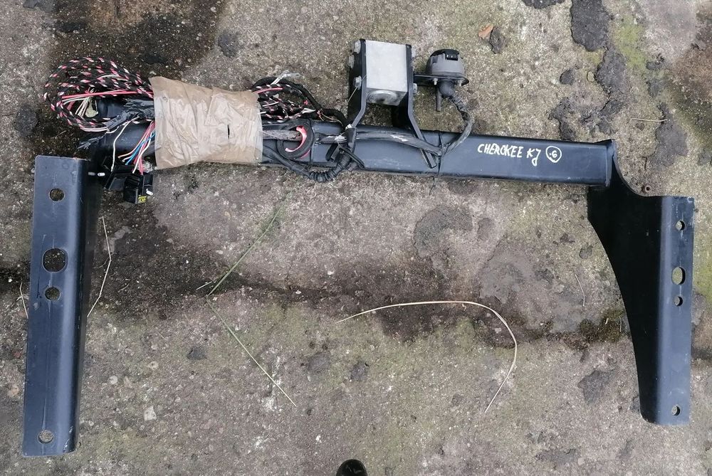 JEEP CHEROKEE KJ III 05r HAK HOLOWNICZY