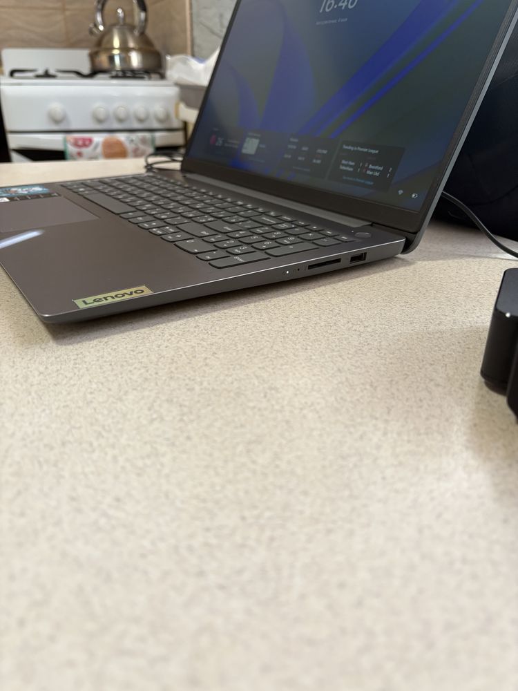 Lenovo i5 11-го покоління - стан ідеальний - сумка в подарунок