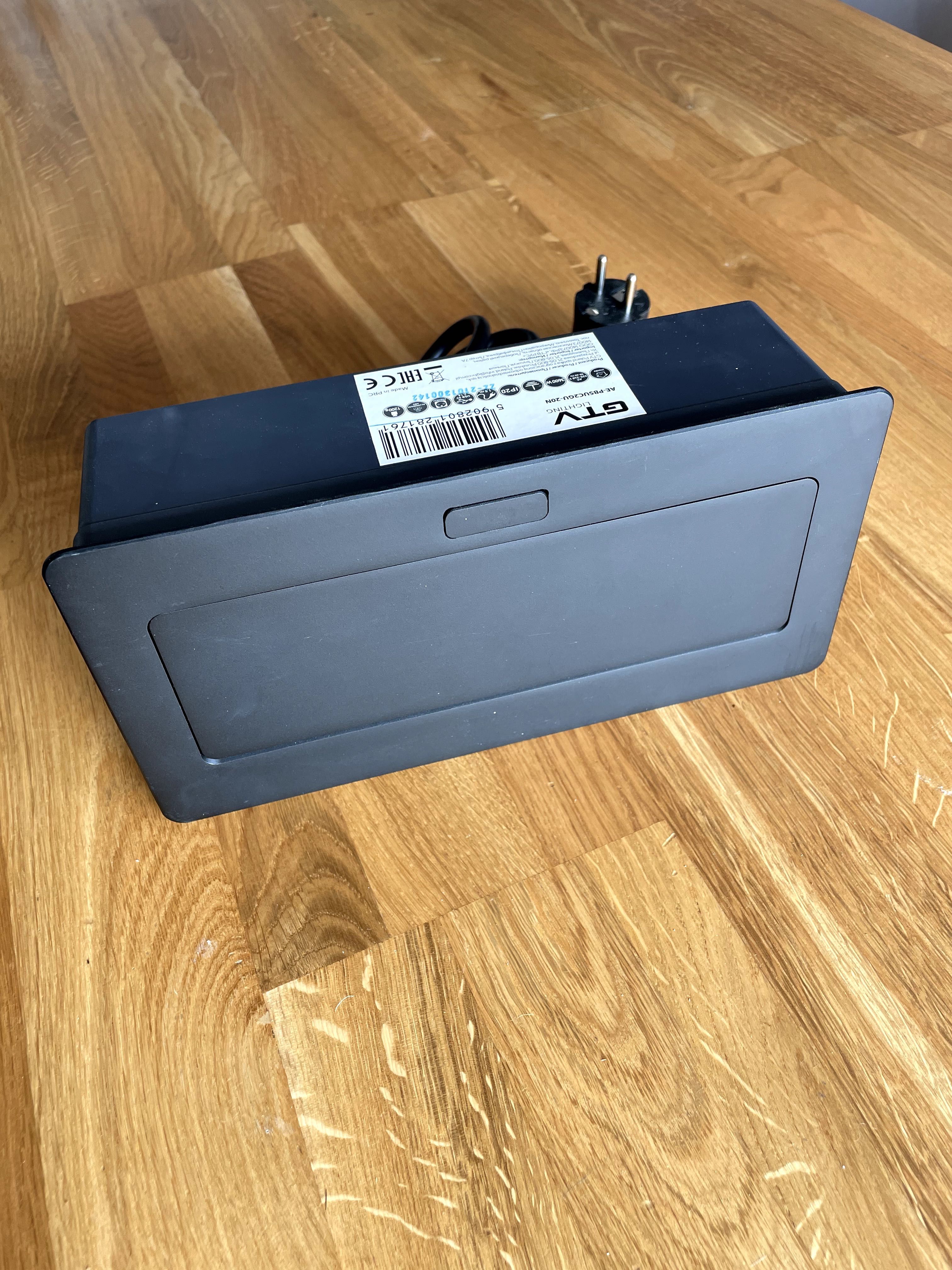 Gniazdo meblowe wpuszczane w blat GTV Lightning AE-PBSUC2GU-20N
