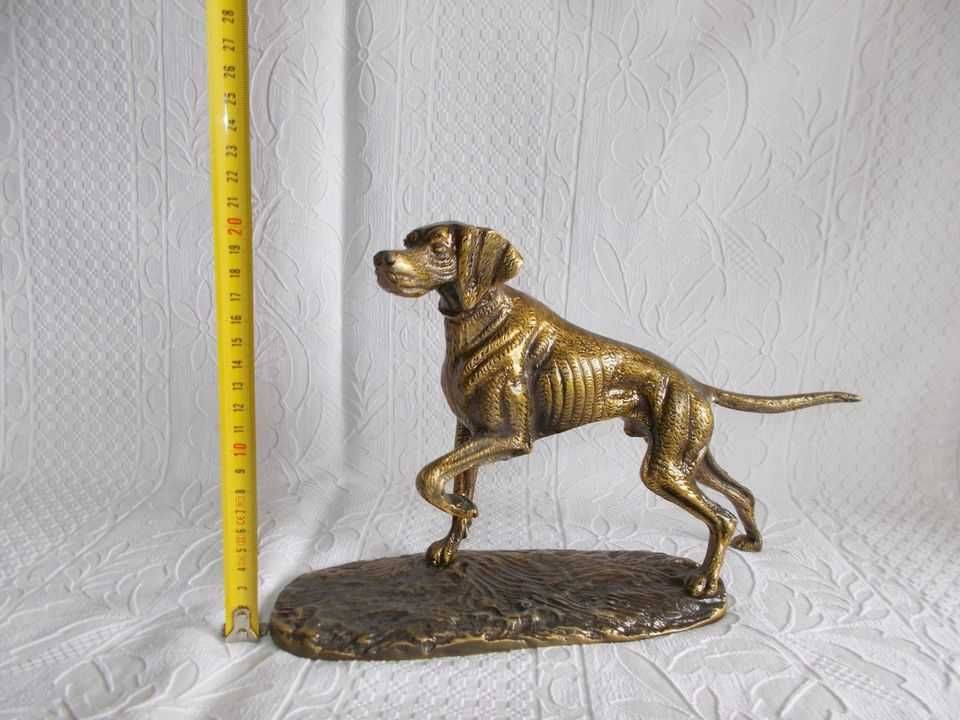 Figura Escultura de Cão em Bronze. Peso 2,5kg.