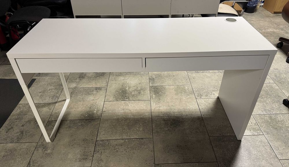 Письменный стол ИКЕА MICKE+Комод на колесах MICKE