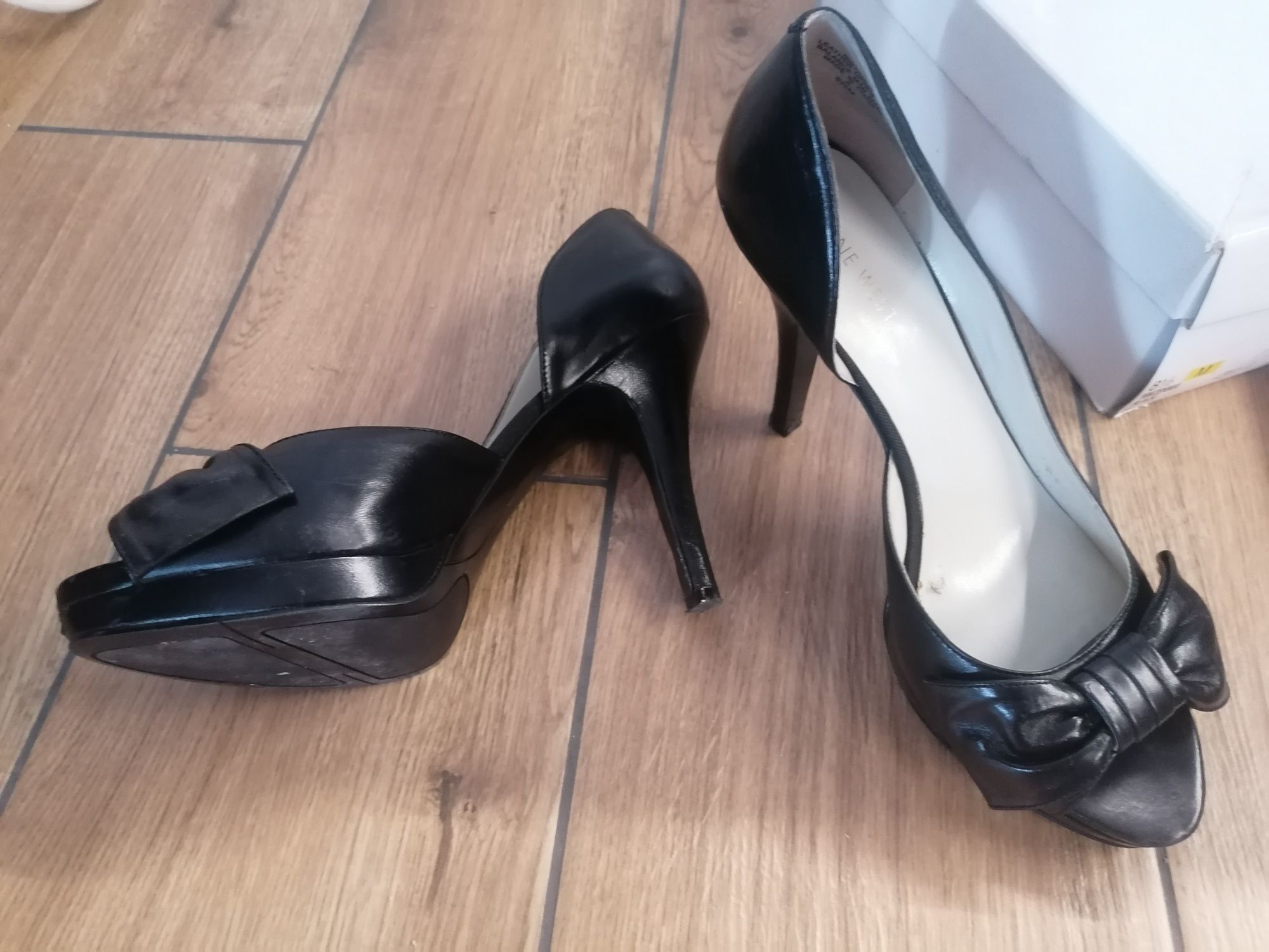 Peep toe szpilki - Nine West, rozm 8,5 - Długosc wkł 25,5 cm.