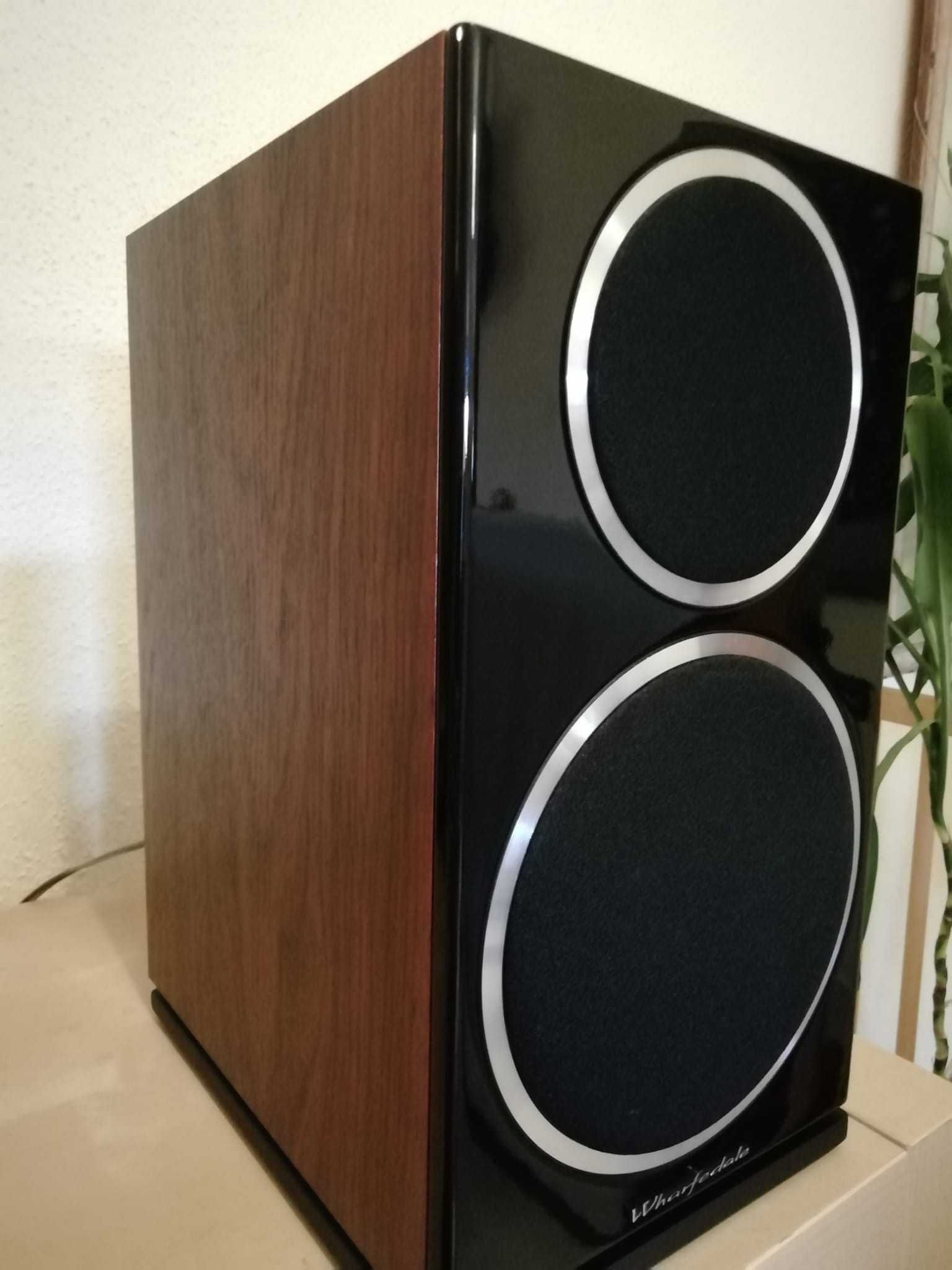 colunas Wharfedale Diamond 220 (como novas)