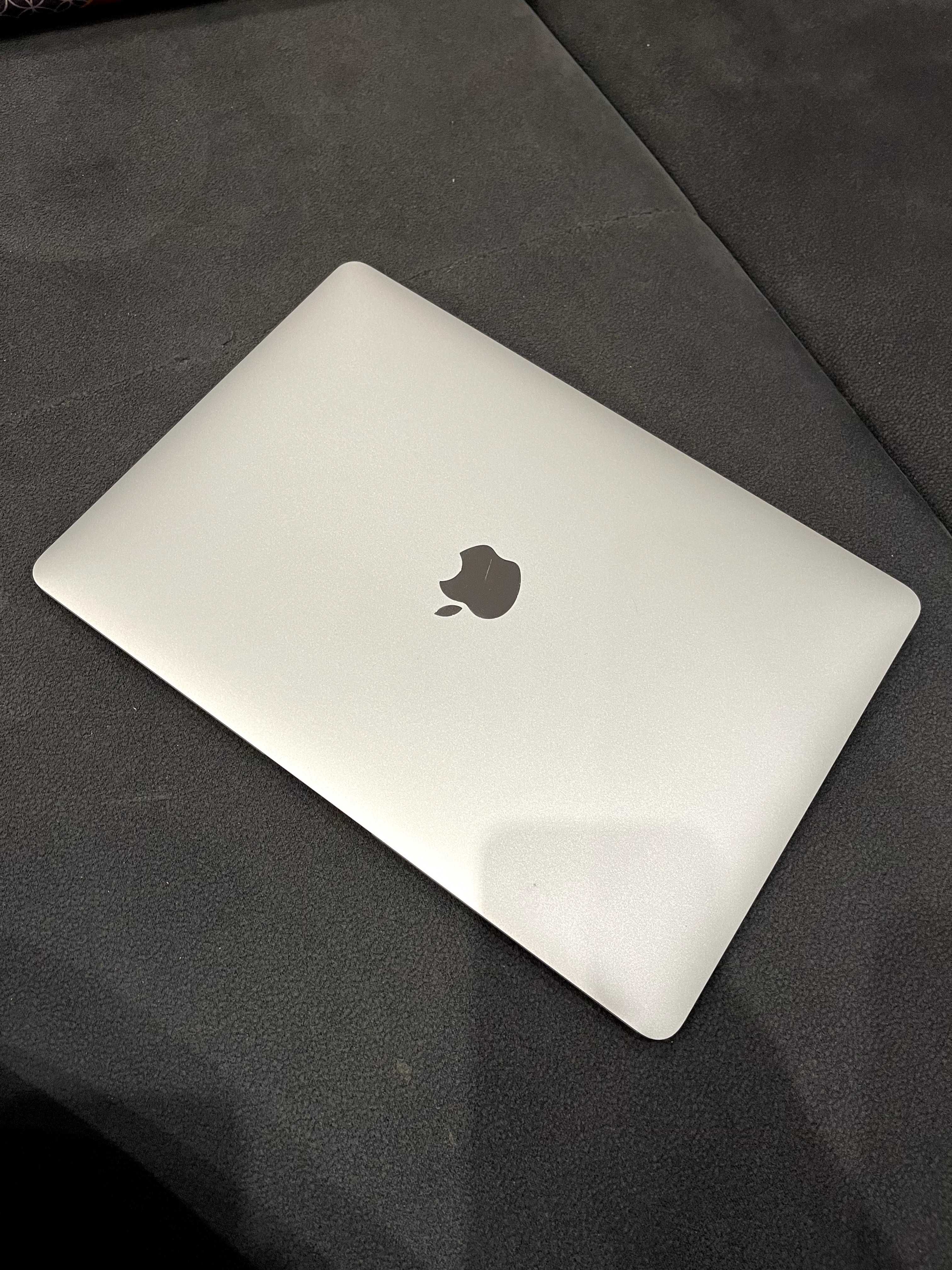 MacBook Air Apple 13'' 128 {2018} - A1932