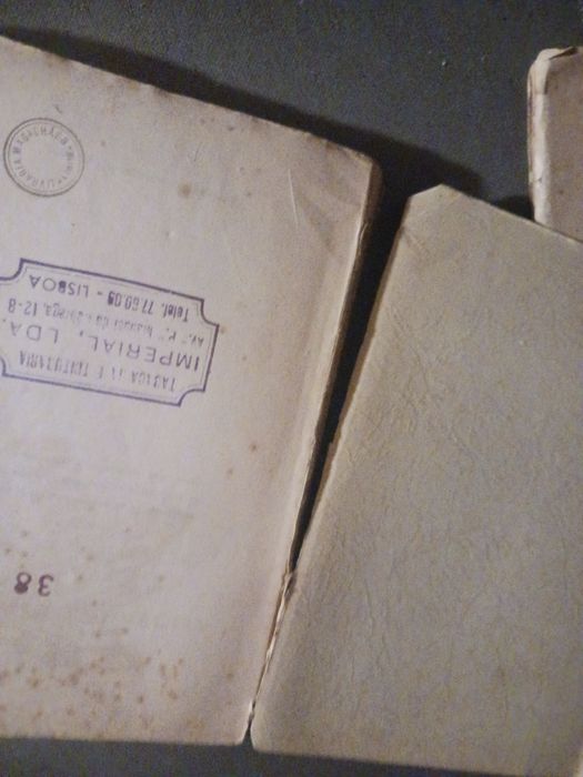 Livro com defeito antigo