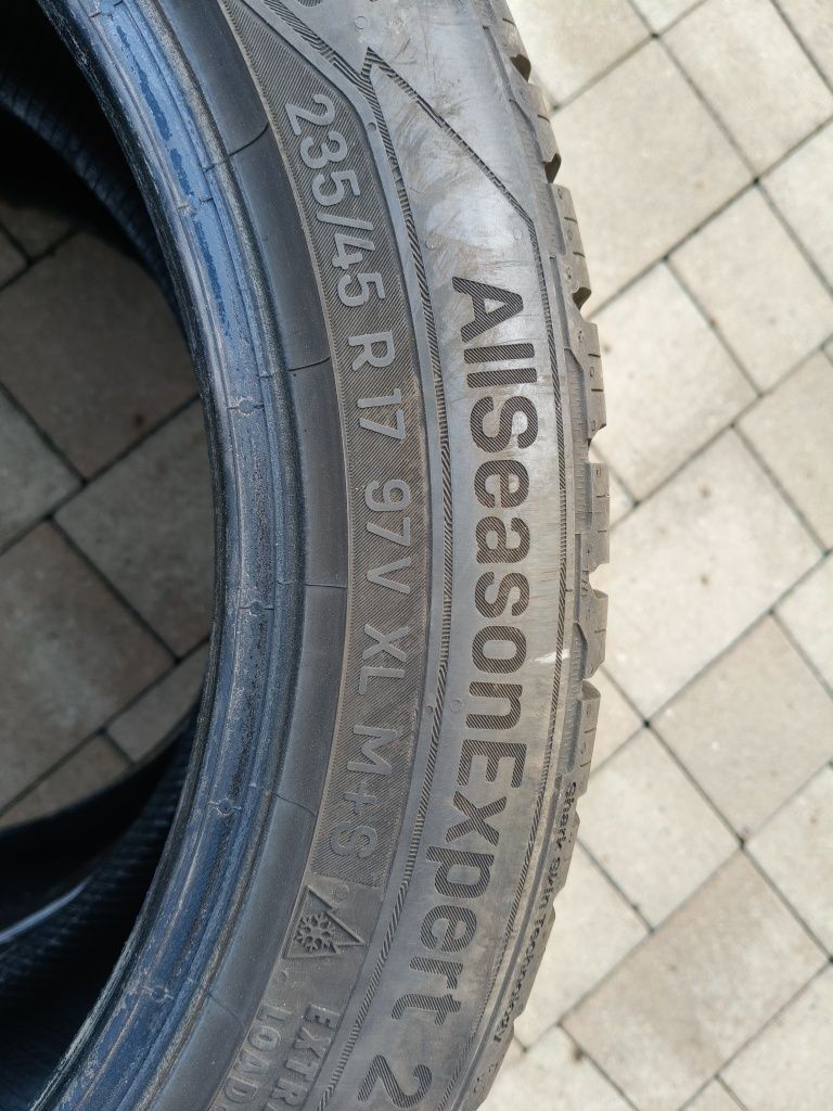Opony Uniroyal 2szt jak Nowe 235/45/17 Opony Całoroczne