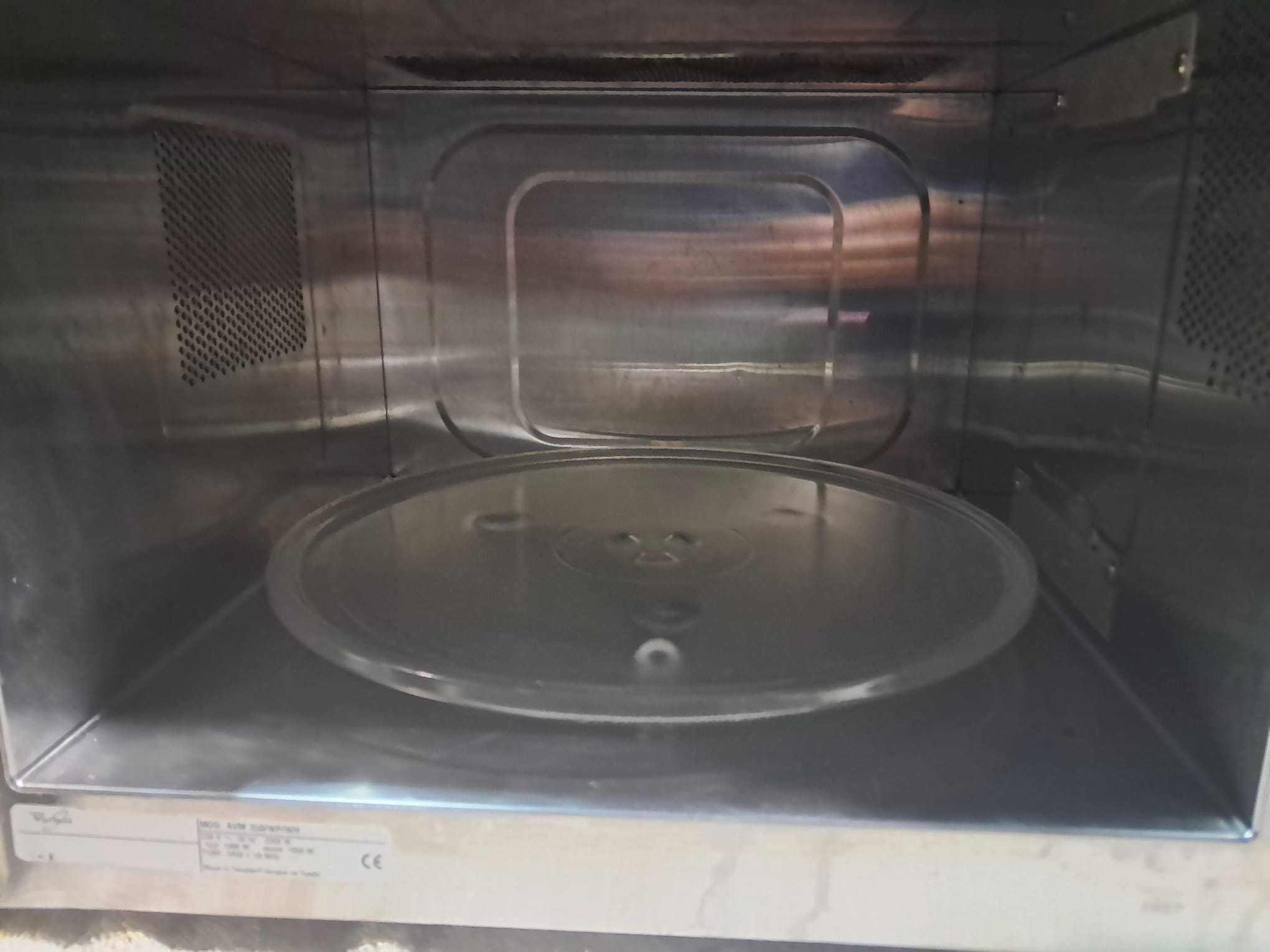 micro-ondas “Whirpool”