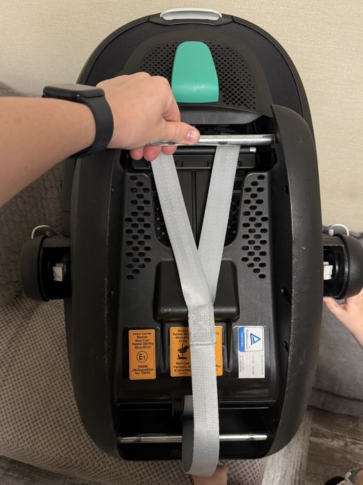 Продам автолюльку maxi-cosi pebble 360 pro