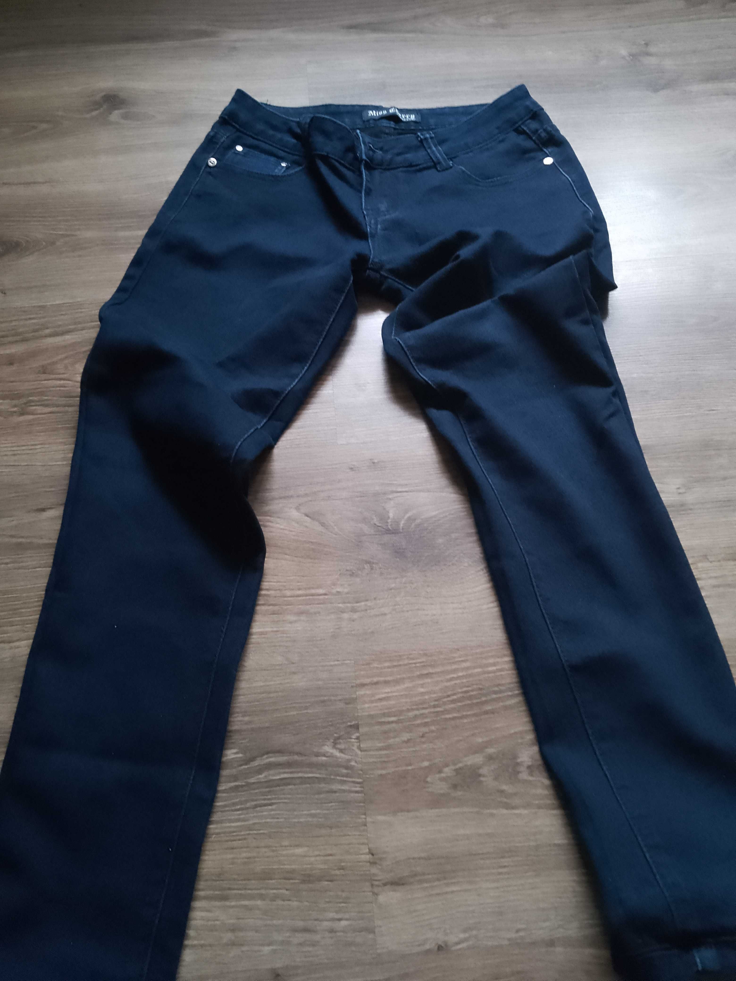 Spodnie jeansowe damskie
