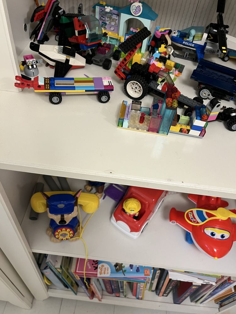 Regał IKEA HENSVIK do pokoju dziecięcego