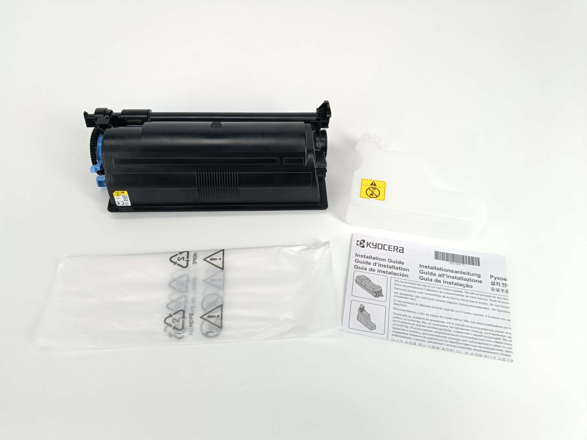 Kyocera 1T02NX0NL0 Toner Do Drukarek, Czarny