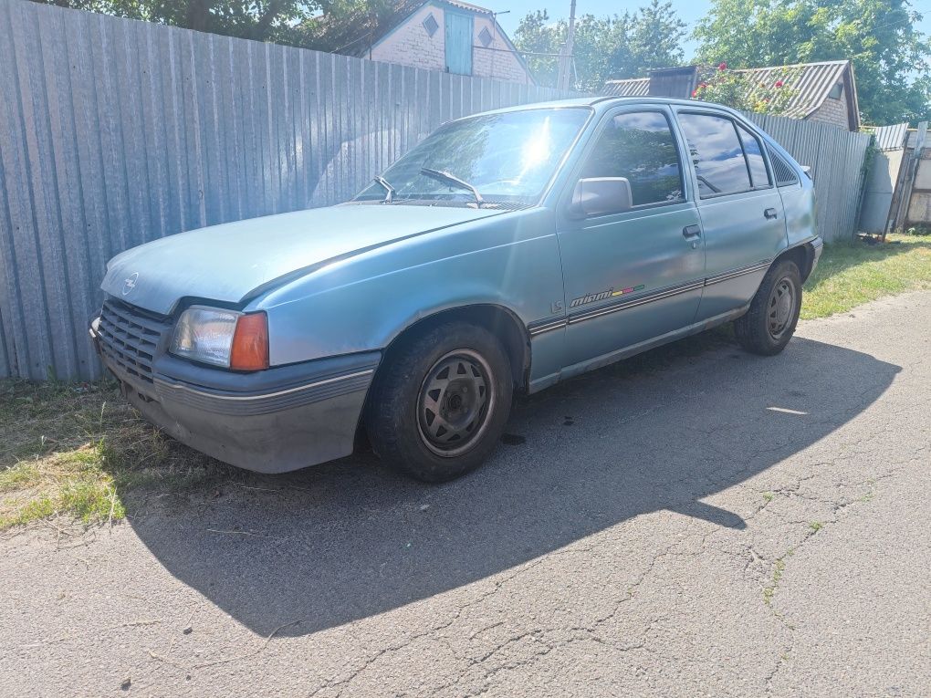 Opel Kadett 1.6i