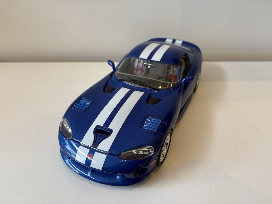 Model Dodge Viper GTS 1:18 BBurago Burago (maisto welly)