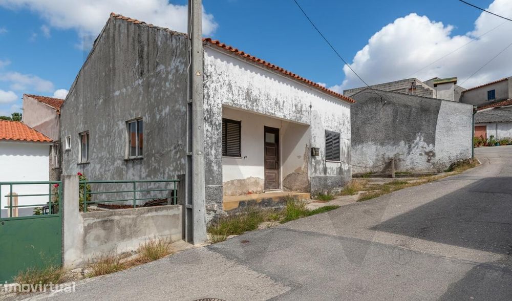 Moradias T3 e T2, com Jardim e Terreno - Póvoa do Pinheiro, Antuzede,