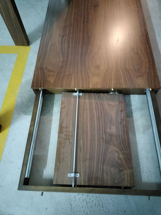 Mesa de sala com cadeiras