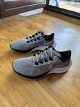 Бігові кросіки Nike Pegasus 37 (27см) відмінний стан