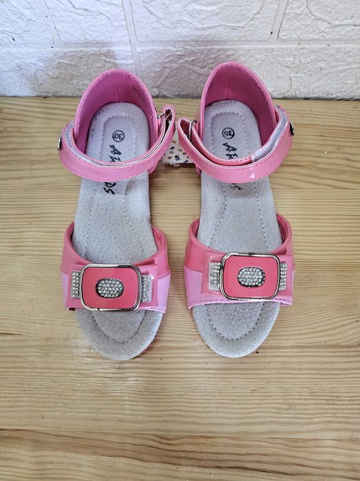 Sandały usztywniany zapiętek skórzana profilowana wkładka r32