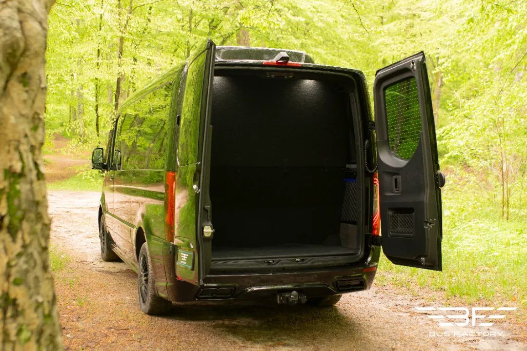 Mercedes-Benz Sprinter 319 CDI 9 osobowy AMG Line DMC 3500kg L2H1