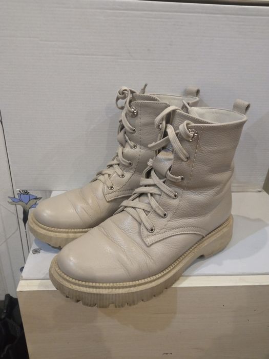 Продам женские зимние кожаные ботинки Fashion