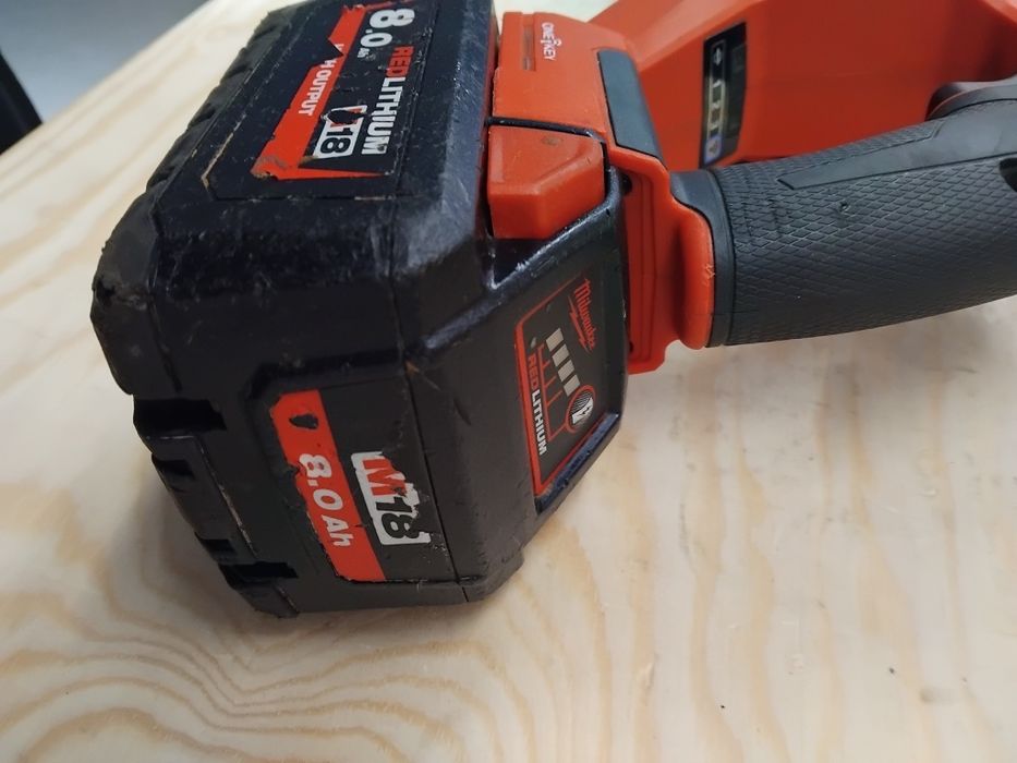 Milwaukee m18 ONEFSZ Piła szablasta z akumulatorem 8 Ah