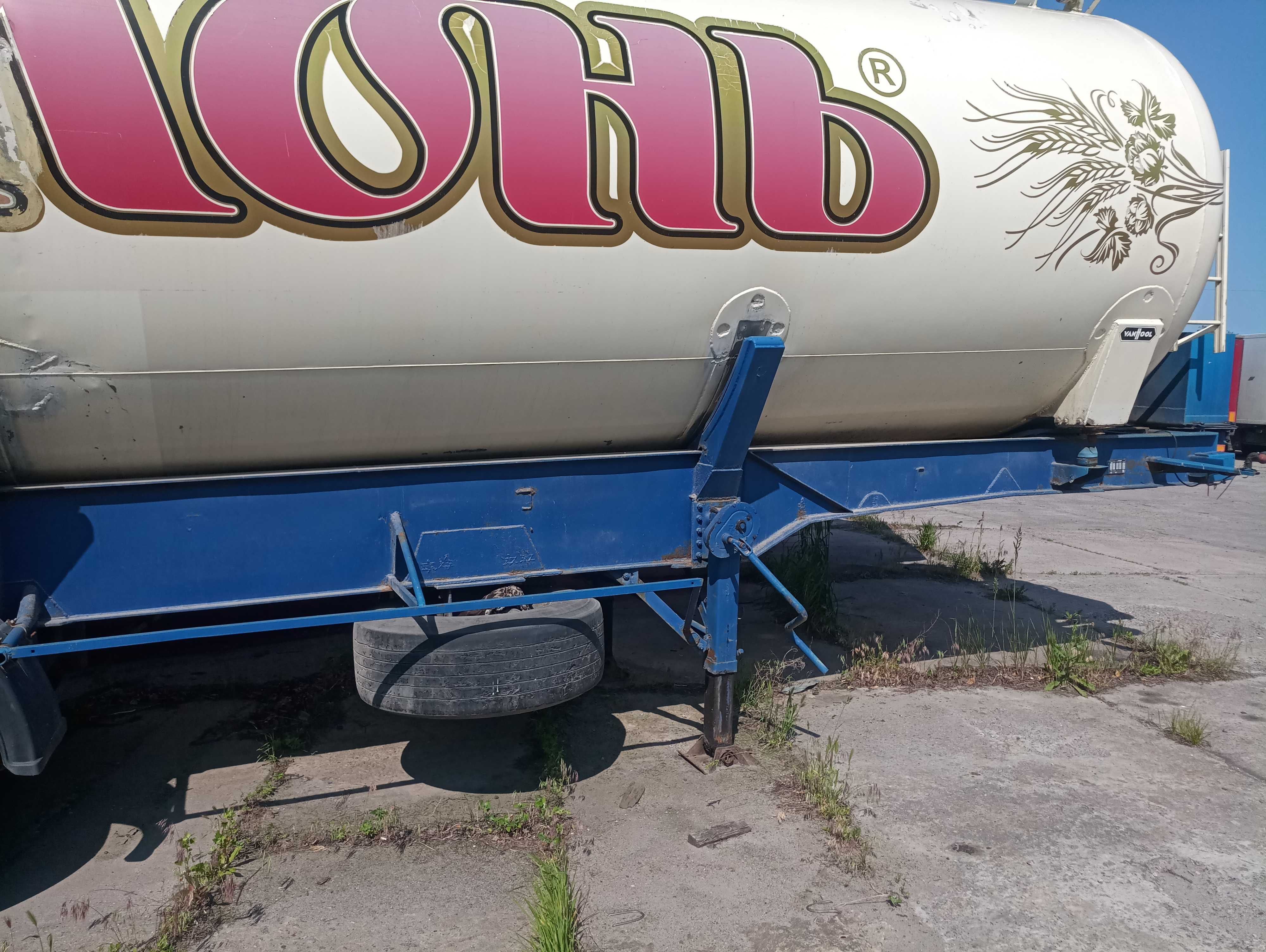 Напівпричіп Цистерна харчова та цементовоз