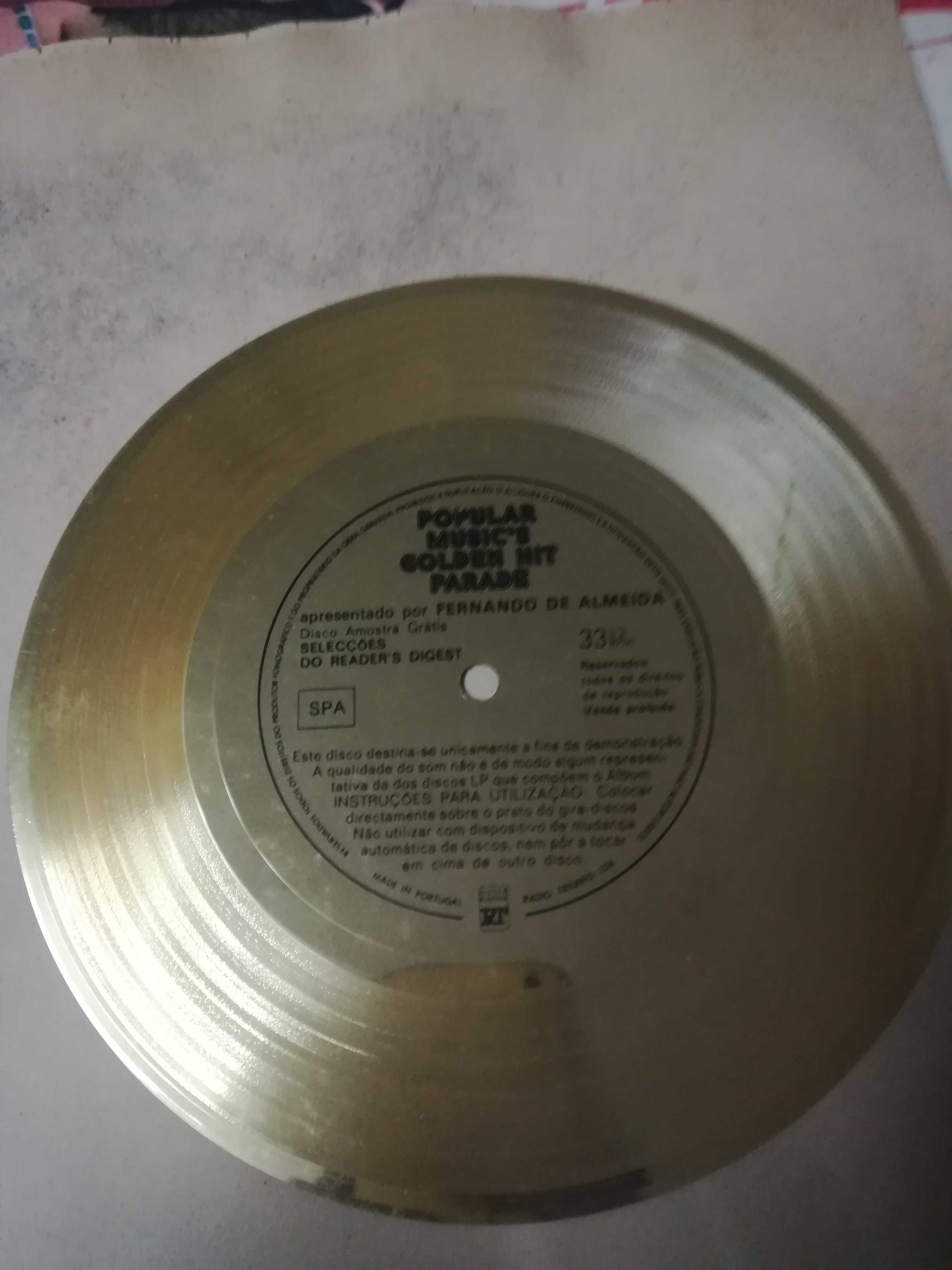 Discos de vinil Cassetes VHS CDS e Cassetes de música