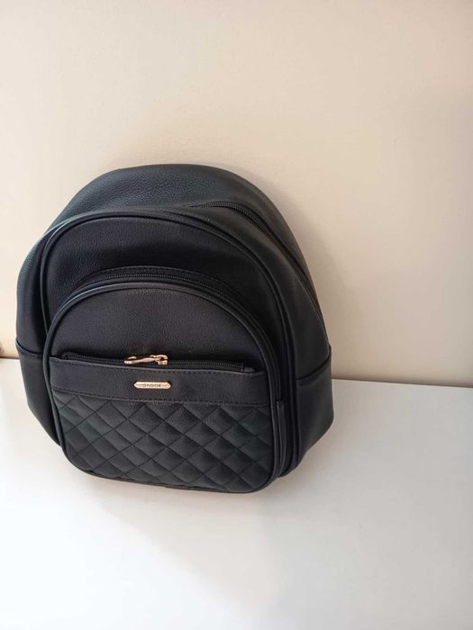 plecak damski pikowany czarny eko